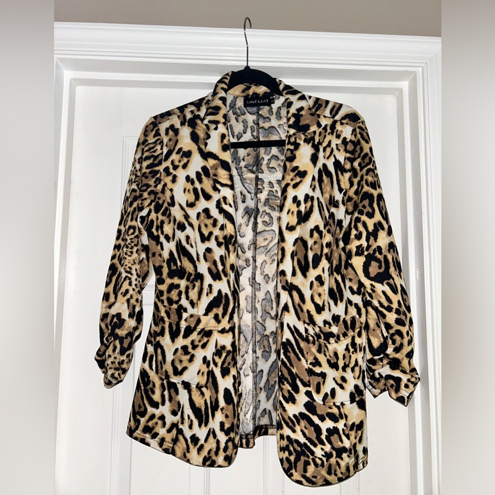 Leopard print blazer